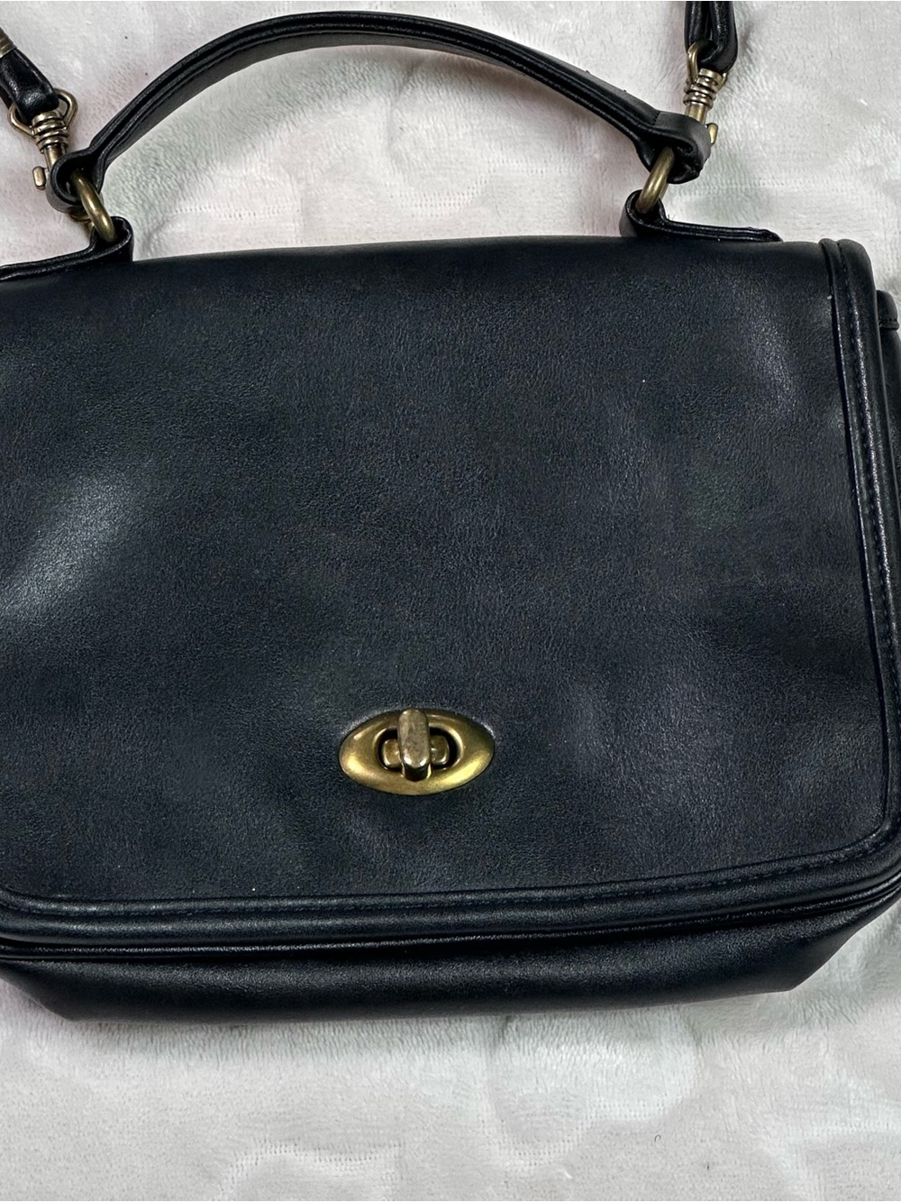 Black Leather Shoulder Bag with Turn-Lock Closure